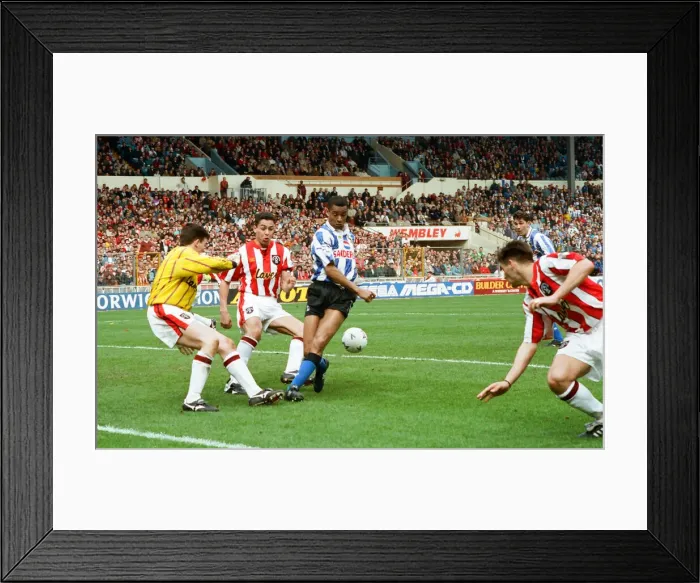 Framed Print : FA Cup Semi Final at Wembley Stadium. Sheffield Wednesday 2 v Sheffield United 1