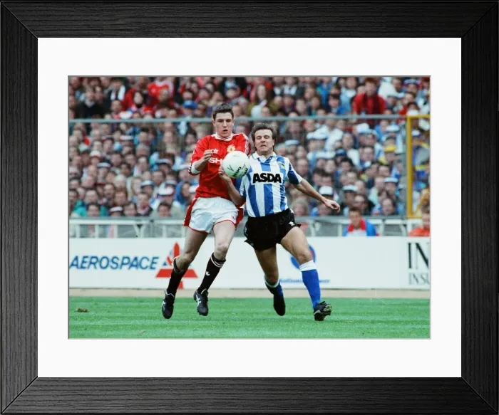 Framed Print : Rumbelows Cup Cup Final at Wembley Stadium. Sheffield Wednesday 1 v Manchester Framed Print : Rumbelows Cup Cup Final at Wembley Stadium. Sheffield Wednesday 1 v Manchester