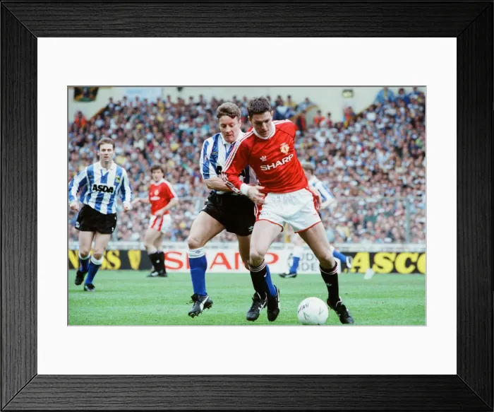 Framed Print : Rumbelows Cup Cup Final at Wembley Stadium. Sheffield Wednesday 1 v Manchester Framed Print : Rumbelows Cup Cup Final at Wembley Stadium. Sheffield Wednesday 1 v Manchester