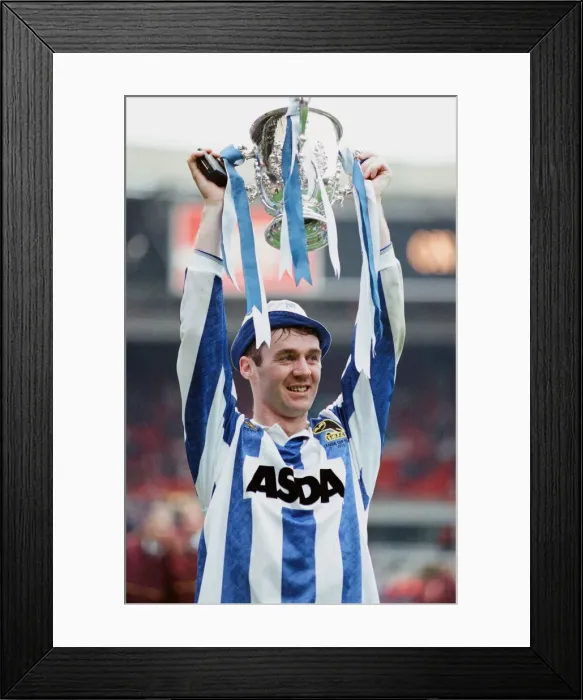 Framed Print : Rumbelows Cup Cup Final at Wembley Stadium. Sheffield Wednesday 1 v Manchester Framed Print : Rumbelows Cup Cup Final at Wembley Stadium. Sheffield Wednesday 1 v Manchester