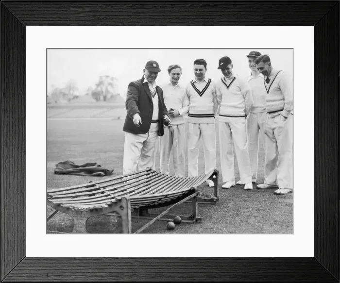 Framed Print : Yorkshire coaches Maurice Leyland (left) and Arthur Mitchell explain the workings of Framed Print : Yorkshire coaches Maurice Leyland (left) and Arthur Mitchell explain the workings of