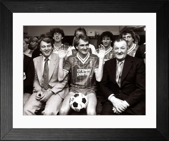 Framed Print : Bobby Robson - May 1983 England Manager - with Bob Paisley and Phil Thompson Framed Print : Bobby Robson - May 1983 England Manager - with Bob Paisley and Phil Thompson