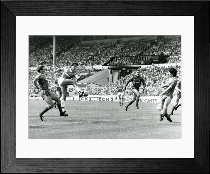 Framed Print : Everton v Liverpool Football August 1984 FA charity shield at Wembley