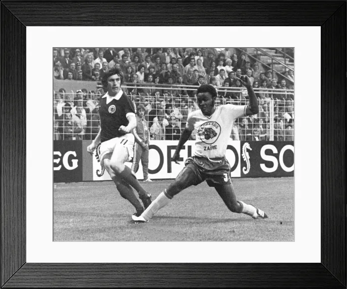 Framed Print : Scotland v Zaire during Football World Cup finals 1974 Peter Lorimer in