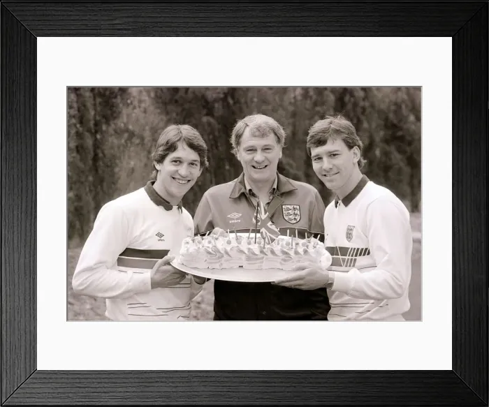 Framed Print : Bobby Robson - February 1987 England Football Manager with Players Gary Framed Print : Bobby Robson - February 1987 England Football Manager with Players Gary
