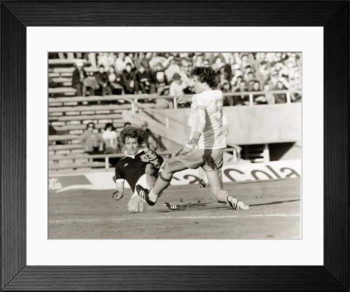 Framed Print : World Cup 1978 Scotland v Holland June 1978 Dutch Captain Rudd Krol in duel