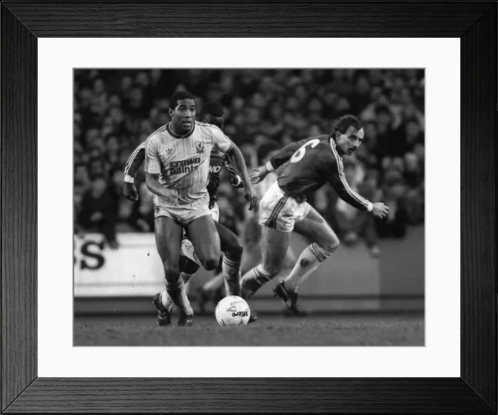 Framed Print : John Barnes Charlton v Liverpool Framed Print : John Barnes Charlton v Liverpool
