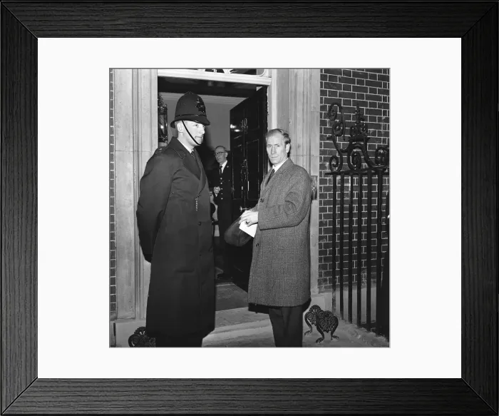 Framed Print : Manchester United and England footballer Bobby Charlton arrives at Number 10 Downing Framed Print : Manchester United and England footballer Bobby Charlton arrives at Number 10 Downing