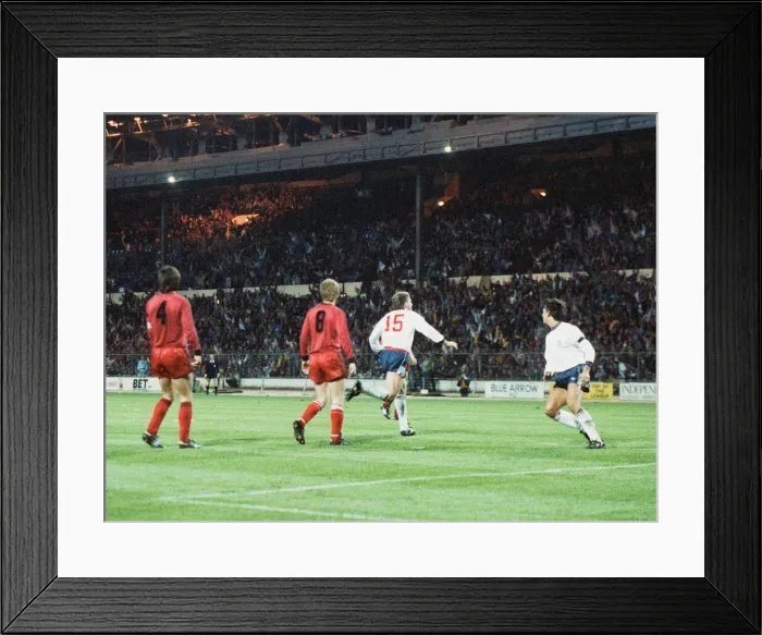 Framed Print : 1990 World Cup Qualifier at Wembley Stadium. England 5 v Albania 0 Framed Print : 1990 World Cup Qualifier at Wembley Stadium. England 5 v Albania 0