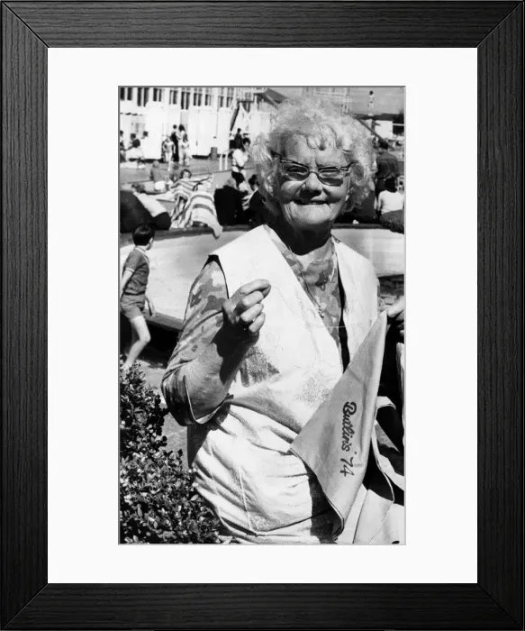 Framed Print : Janet Robinson 77, from Toronto, Canada, enjoys her annual trip to Butlins in Ayr Framed Print : Janet Robinson 77, from Toronto, Canada, enjoys her annual trip to Butlins in Ayr