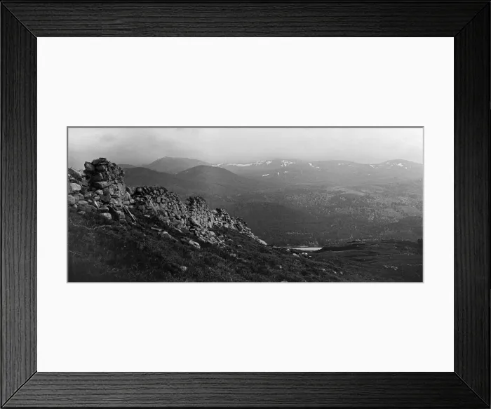 Framed Print : View from the hill named Meall Gorm, looking eastwards towards Balmoral Casatle Framed Print : View from the hill named Meall Gorm, looking eastwards towards Balmoral Casatle