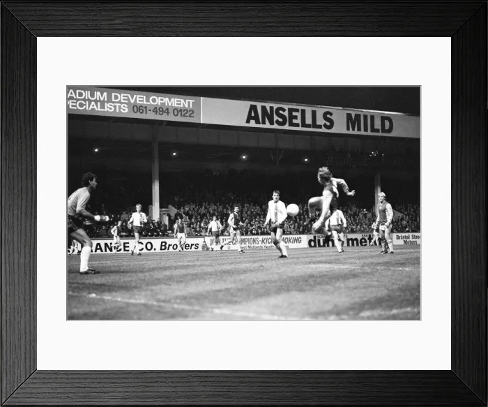 Framed Print : Aston Villa v Dynamo Berlin European Cup match at Villa Park, 4th November 1981 Framed Print : Aston Villa v Dynamo Berlin European Cup match at Villa Park, 4th November 1981