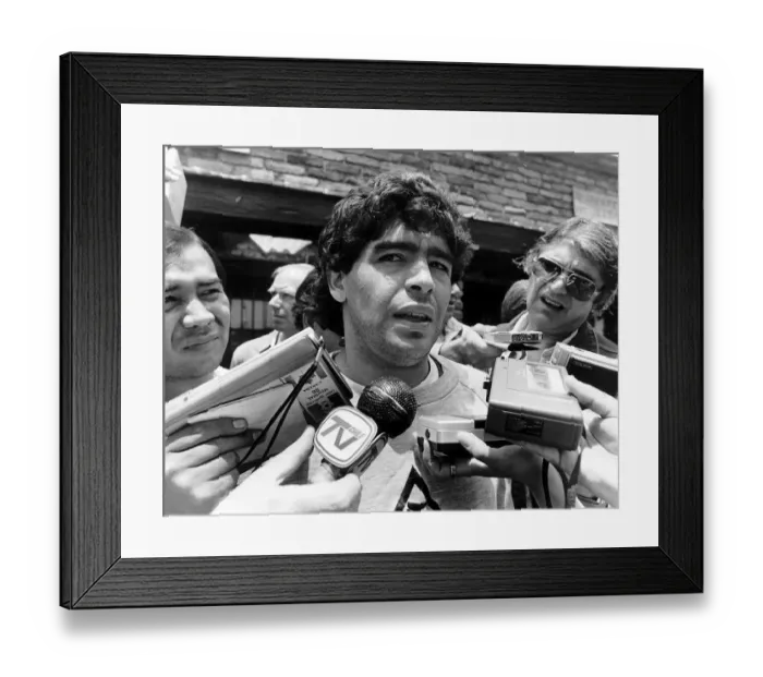 Framed Print : Football World Cup 1986 Diego Maradona Argentinian footballer talking to Framed Print : Football World Cup 1986 Diego Maradona Argentinian footballer talking to