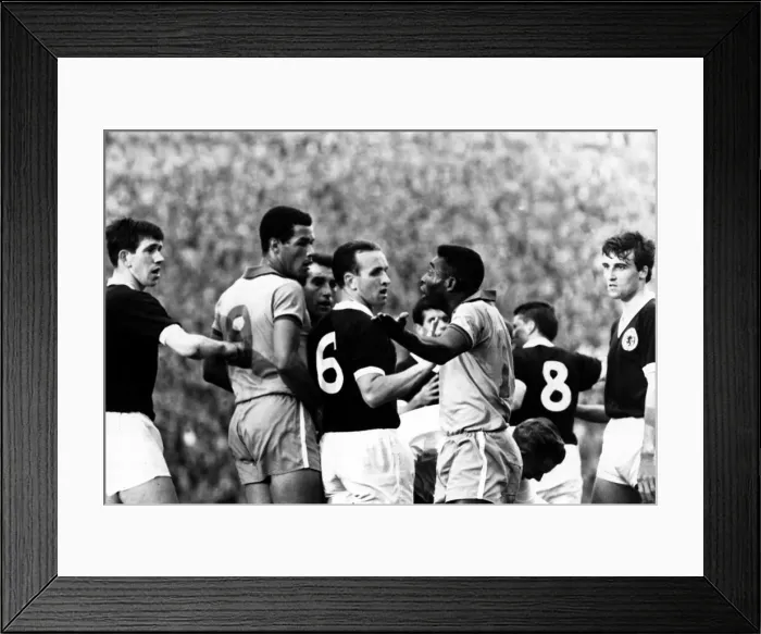 Framed Print : Brazilian football star Pele arguing with Scotland players after clashing with Billy Framed Print : Brazilian football star Pele arguing with Scotland players after clashing with Billy