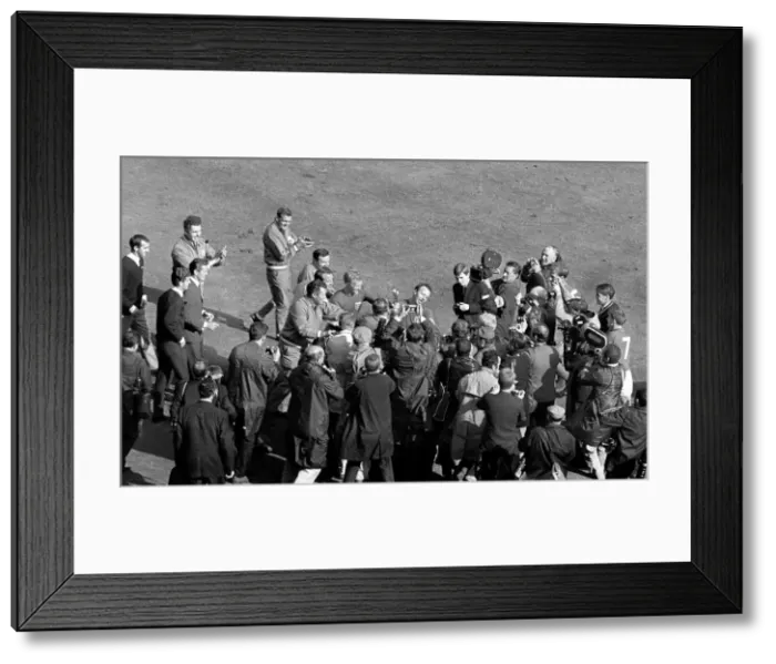 Framed Print : World Cup Football 1966 World Cup Final England (4) v West Germany (2