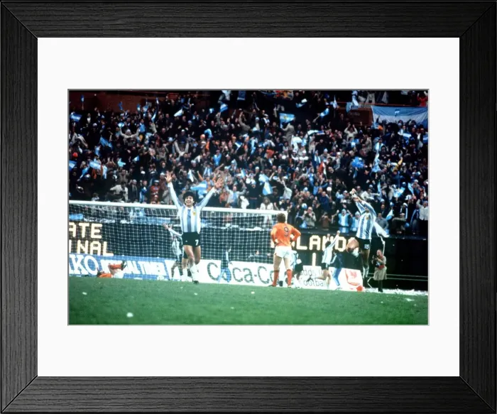 Framed Print : Holland v Argentina World Cup Final 1978 Argentina celebrate Mario Kempes Framed Print : Holland v Argentina World Cup Final 1978 Argentina celebrate Mario Kempes