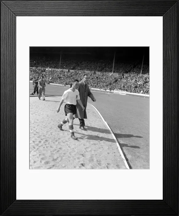 Framed Print : Sir Walter Winterbottom England manager with Warren Bradley Framed Print : Sir Walter Winterbottom England manager with Warren Bradley