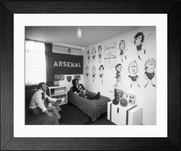 Framed Print : Brothers Keith and John White, in their bedroom in South London Framed Print : Brothers Keith and John White, in their bedroom in South London