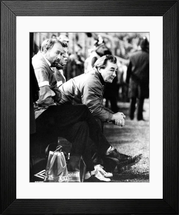 Framed Print : Nottingham Forest manager Brian Clough on the bench 3 December 1986 Framed Print : Nottingham Forest manager Brian Clough on the bench 3 December 1986