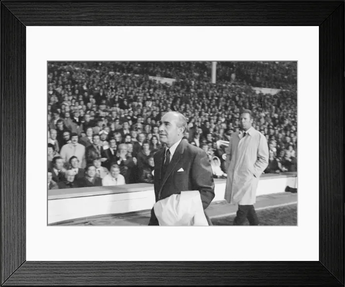 Framed Print : Sir Alf Ramsey seen here walking to the England dugout at the start of Endland Framed Print : Sir Alf Ramsey seen here walking to the England dugout at the start of Endland