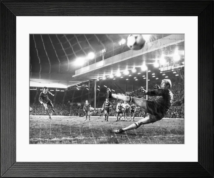 Framed Print : Liverpool v. Arsenal League Cup fourth round replay. Liverpool Framed Print : Liverpool v. Arsenal League Cup fourth round replay. Liverpool