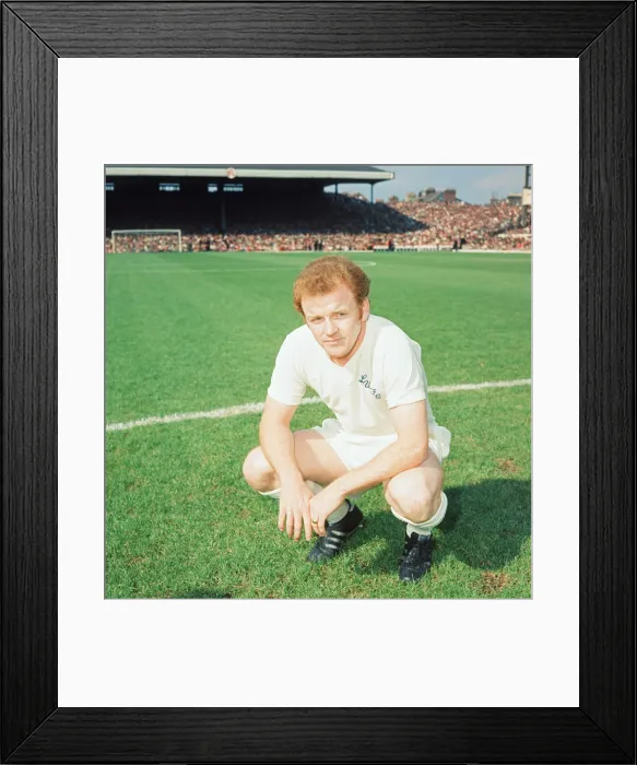 Framed Print : Billy Bremner Leeds United at the start of the 1971 -72 season Framed Print : Billy Bremner Leeds United at the start of the 1971 -72 season