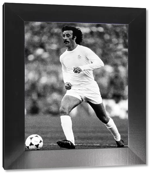 Vicente del Bosque in action for Real Madrid - March 1980