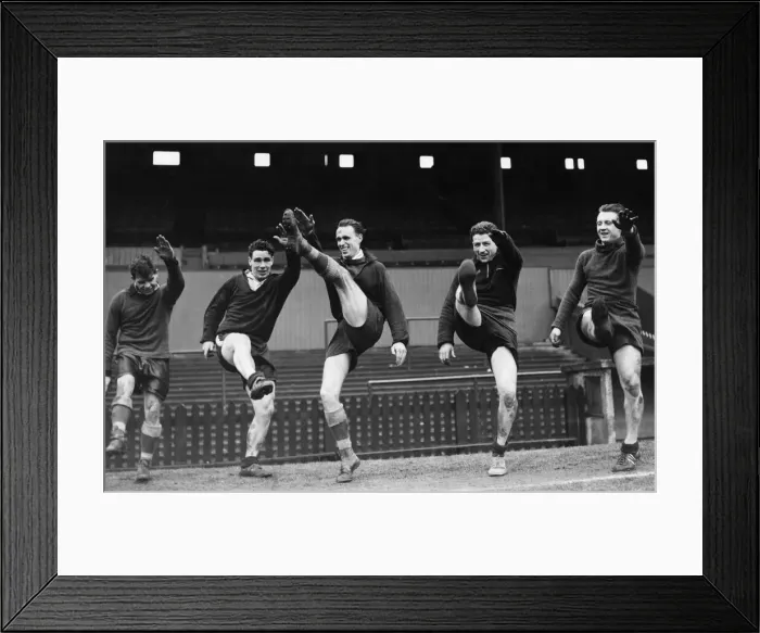 Framed Print : Bolton Wanderers football players pictured during training session ahead of FA Cup tie Framed Print : Bolton Wanderers football players pictured during training session ahead of FA Cup tie