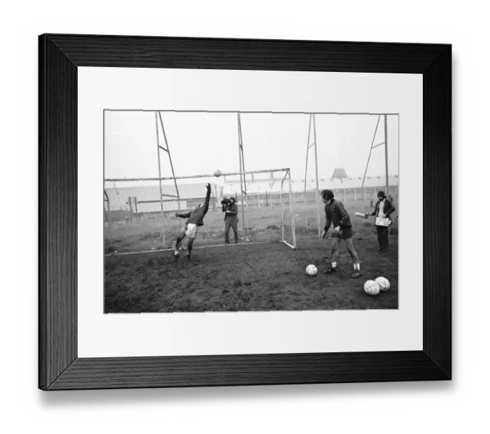 Framed Print : Peter Shilton, Tony Waddingtons record signing reported to Stoke FC ground for Framed Print : Peter Shilton, Tony Waddingtons record signing reported to Stoke FC ground for
