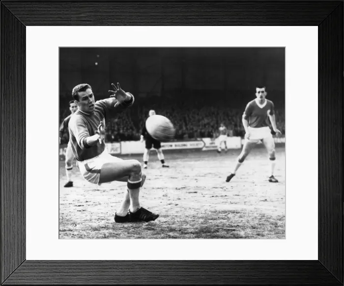 Framed Print : English League Division Two match. Leyton Orient 2 v Liverpool 2