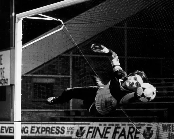 Jim Leighton Aberdeen goalkeeper makes a dramatic save Circa 1988