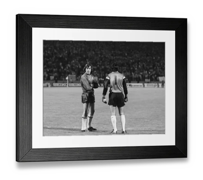 Framed Print : European Cup Winners Cup Final. Valencia 0 Arsenal 0 After extra-time Arsenal