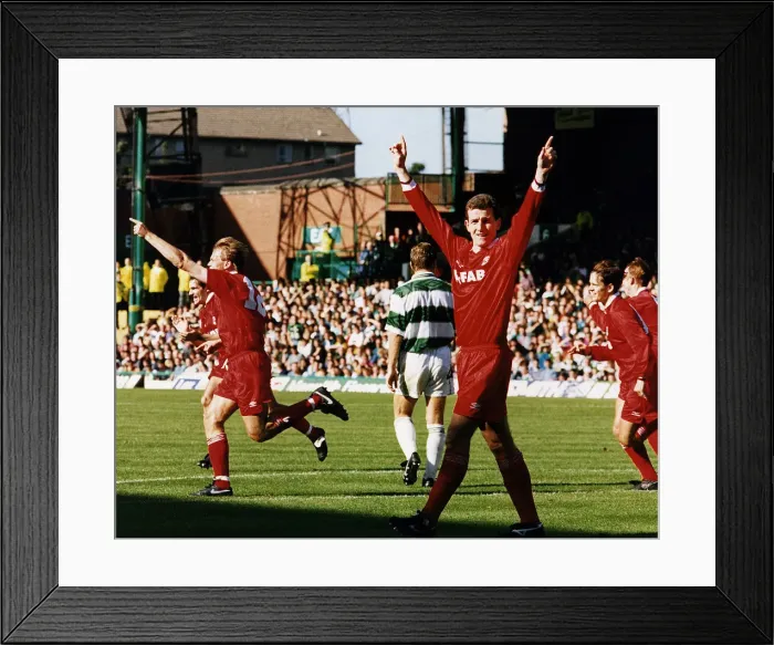 Framed Print : Brian Irvine Aberdeen football player celebrtaes after scoring a goal against Celtic Framed Print : Brian Irvine Aberdeen football player celebrtaes after scoring a goal against Celtic