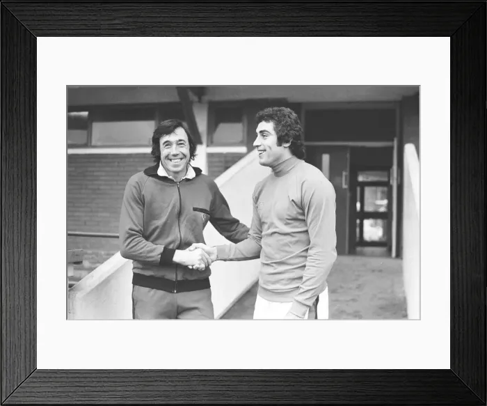 Framed Print : Peter Shilton, Tony Waddingtons record signing reported to Stoke FC ground for Framed Print : Peter Shilton, Tony Waddingtons record signing reported to Stoke FC ground for