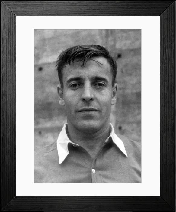 Framed Print : R. Lewis, football player of Arsenal FC. 7th August 1947