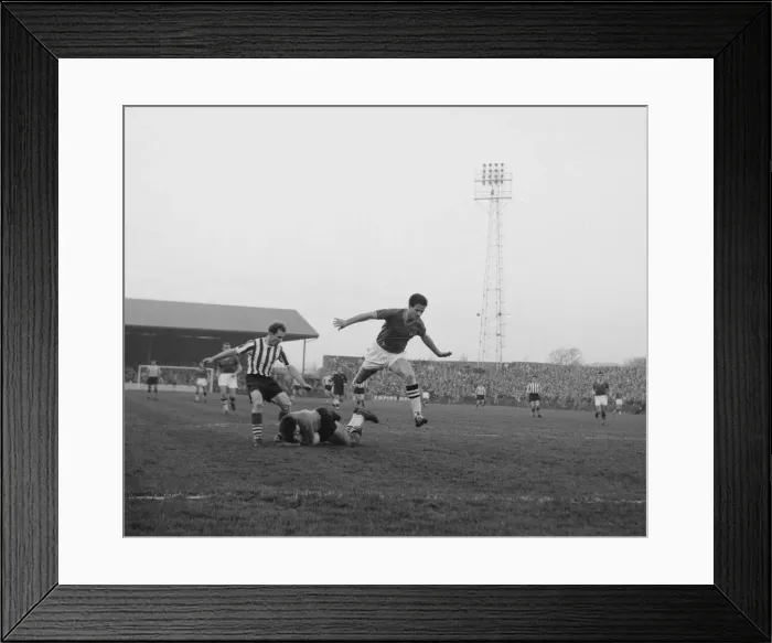 Framed Print : English League Division Two match. Plymouth Argyle 4 v Southampton 0 Framed Print : English League Division Two match. Plymouth Argyle 4 v Southampton 0