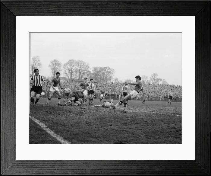 Framed Print : English League Division Two match. Plymouth Argyle 4 v Southampton 0 Framed Print : English League Division Two match. Plymouth Argyle 4 v Southampton 0