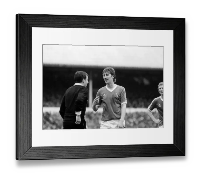 Framed Print : FA Cup 5th Round. Tottenham Hotspur 2 v. Exeter City 0. Peter Hatch of Exeter
