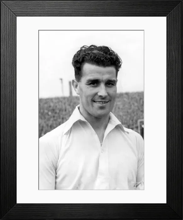 Framed Print : L. Compton, Arsenal FC. 17th November 1950