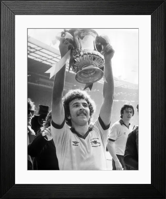 Framed Print : Manchester United 2 v. Arsenal 3, Alan Sunderland with the FA Cup, 12th May 1979 Framed Print : Manchester United 2 v. Arsenal 3, Alan Sunderland with the FA Cup, 12th May 1979