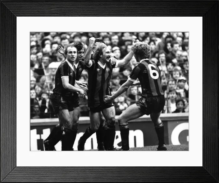 Framed Print : Everton v Manchester City FA Cup tie at Goodison March 1981 Framed Print : Everton v Manchester City FA Cup tie at Goodison March 1981