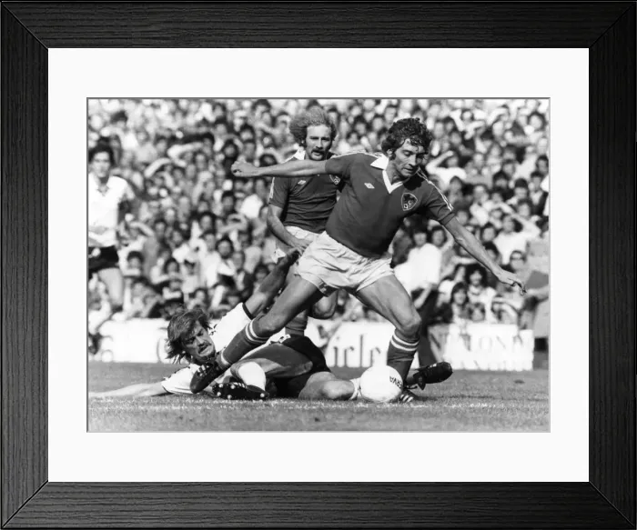 Framed Print : Tottenham Hotspur v Bristol City league match at White Hart Lane September 1978 Framed Print : Tottenham Hotspur v Bristol City league match at White Hart Lane September 1978