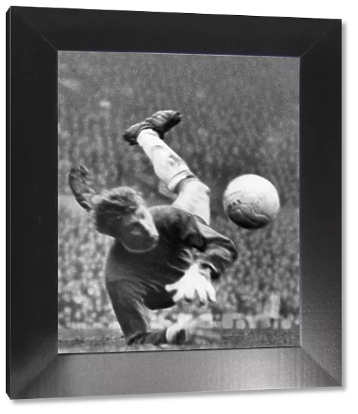 Jimmy Montgomery Sunderland goalkeeper pictured in action during league match against