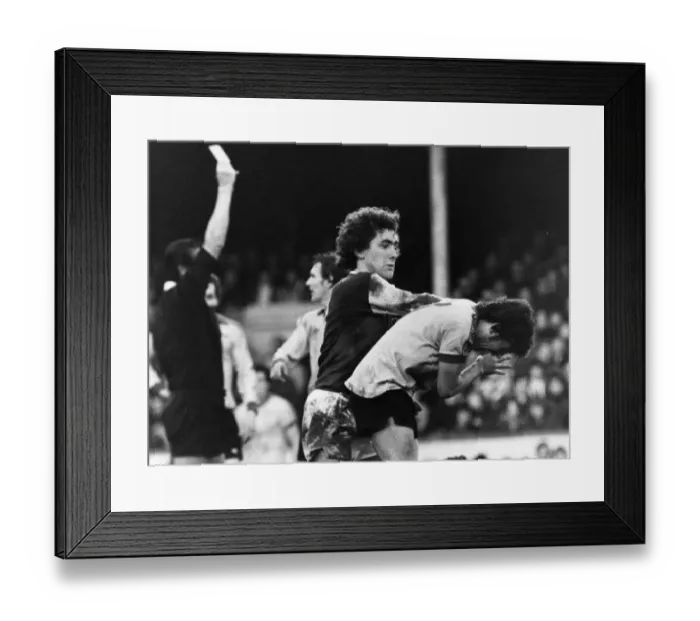 Framed Print : Arsenal v Sunderland league match at Highbury February 1977