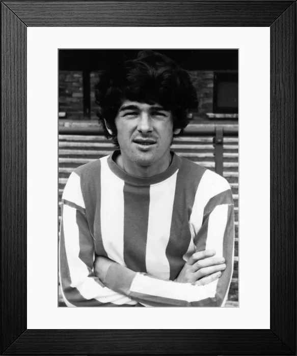 Framed Print : Bobby Kerr Sunderland football player July 1969 Framed Print : Bobby Kerr Sunderland football player July 1969