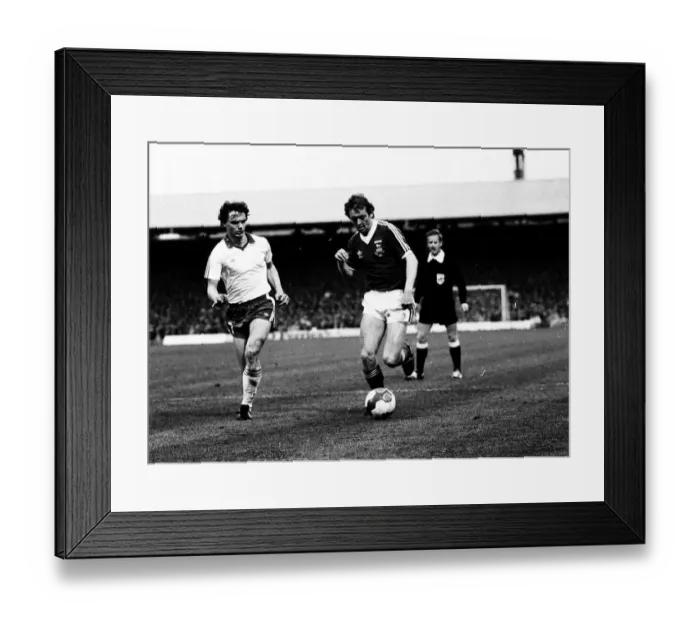 Framed Print : Ipswich Town v AZ Alkmaar in action during 1st leg match of UEFA Cup Final at Portman