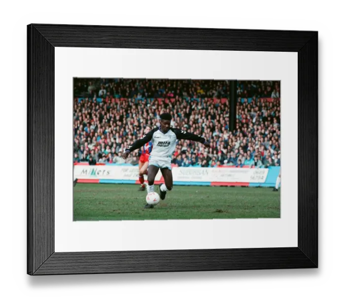 Framed Print : Crystal Palace v Aston Villa league match at Selhurst Park March 1990