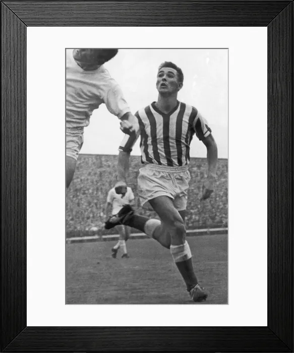 Framed Print : Sunderland v Leeds United 1961 / 62. Brian Clough seen here in action against Leeds United Framed Print : Sunderland v Leeds United 1961 / 62. Brian Clough seen here in action against Leeds United