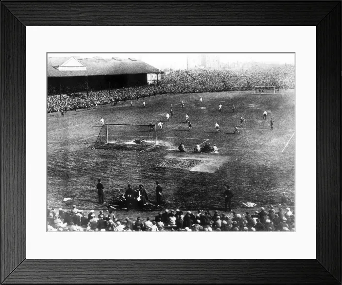 Framed Print : Tottenham Hotspur v Wolverhampton Wanderers FA Cup Final at Stamford Bridge 23rd April