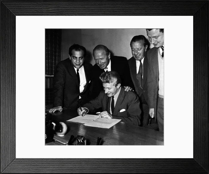 Framed Print : Denis Law signs for Manchester United witnessed by Manchester United Manager Matt Busby